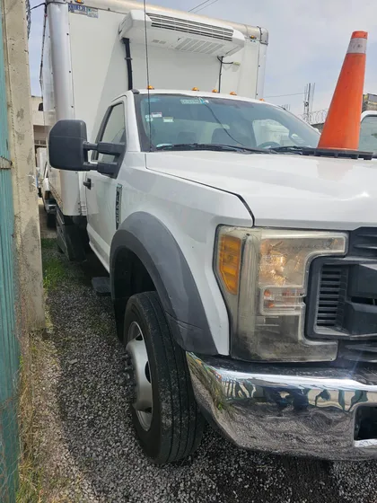 Ford F-450 6.8 Xl At