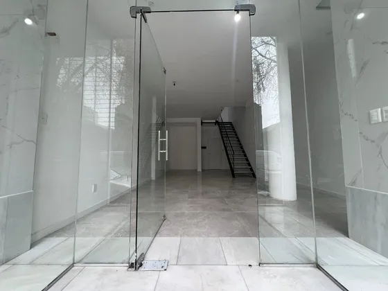 Venta Local Comercial Rentado Doble Altura Cordón Sur Zona Diseño