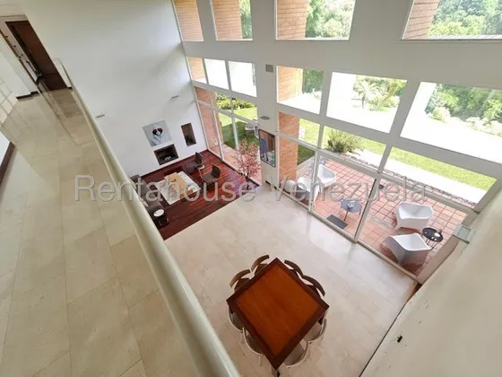 Casa ( 2 Niveles /  Amoblada / Remodelada )   Alquiler Alto Hatillo Mls-25-7287