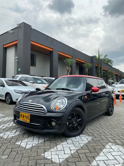 Mini Cooper R56 1.6 Coupe