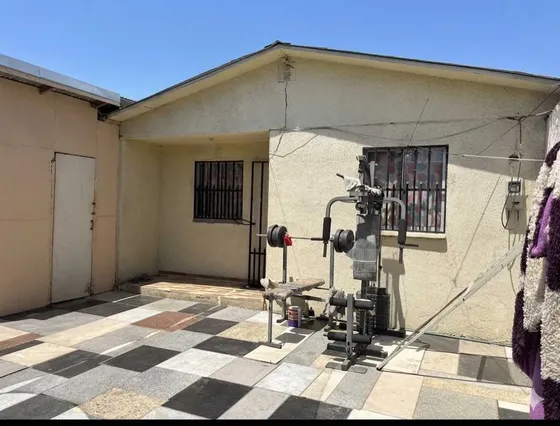 Excelente Ubicación, 432 M Terreno + 2 Casas (170122)