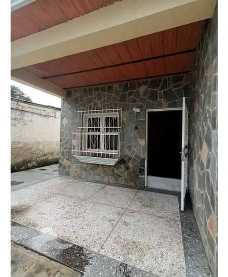 Casa En Alquiler En Sector Bicentenario Intercomunalmaracay Turmero