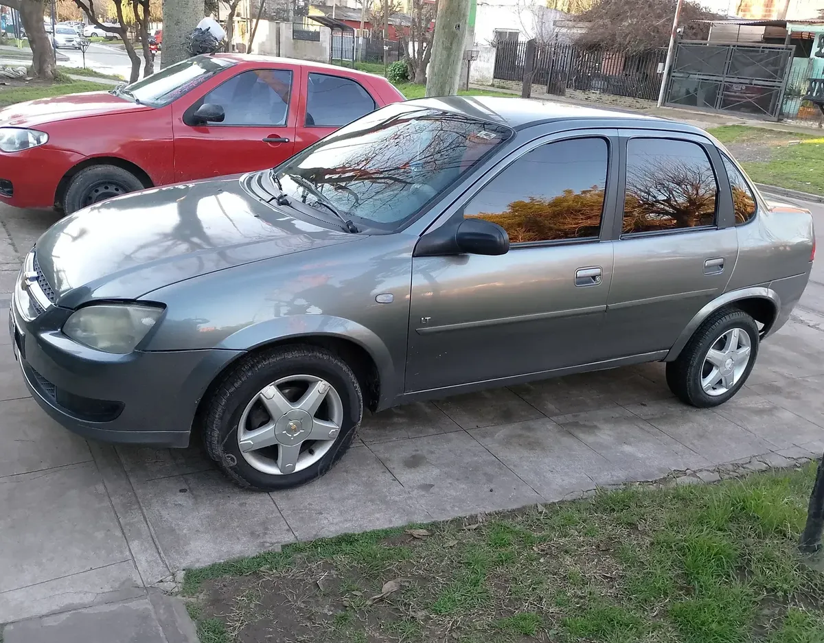 Chevrolet Corsa Classic 1.4 LT Gasoline and CNG