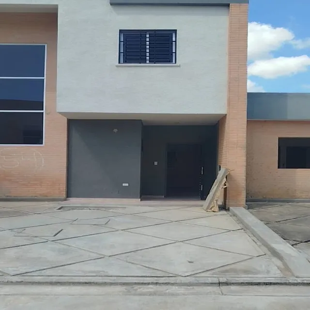 Johana Lazaro Townhouse Con Financiamiento En Obra Blanca A Estrenar Conj. Res. Villa Serena San Diego    **solo Clientes**