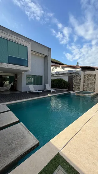 Imponente Casa Con Jacuzzi Climatizado En La Villa Calle Paz