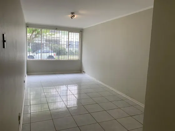 Depto. Dos Dormitorios, Baño, Estacionamiento Condominio