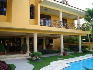  Mansión Con Piscina Tavarez Oeste En Santiago