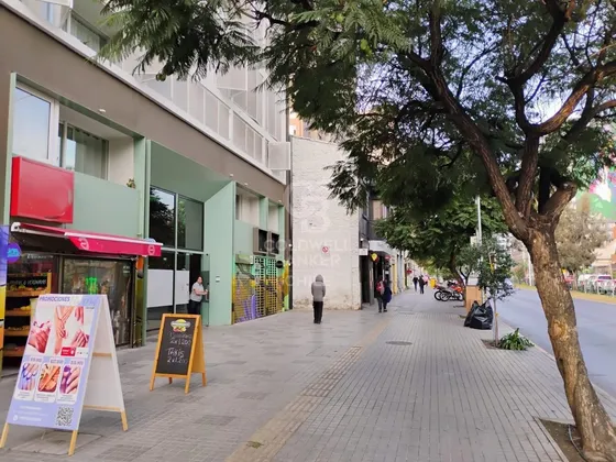 Local Comercial De 45m2 Sobre Av. Irarrázaval