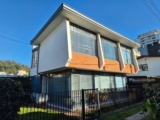 Casa En Calle Angol, Pleno Centro De Concepción.