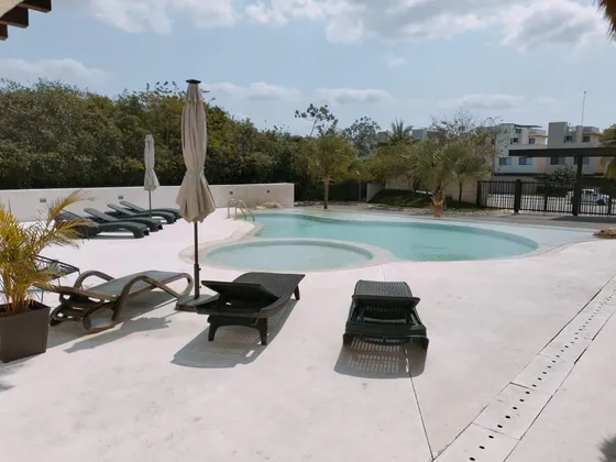 Terreno En Venta En Playa Del Carmen En Privada Con Alberca