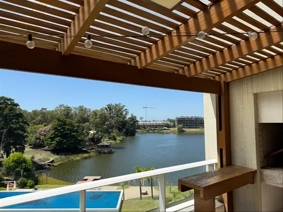 Apartamento Con Vista Al Lago 3 Dormitorios En Carrasco
