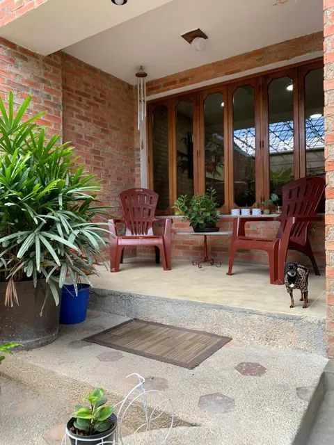 Casa Totalmente Remodelada, Actualizada Y Moderna