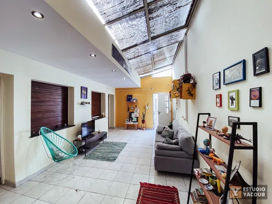 Ph En Venta - 3 Dormitorios 2 Baños - Patio - 140mts2 - La Plata