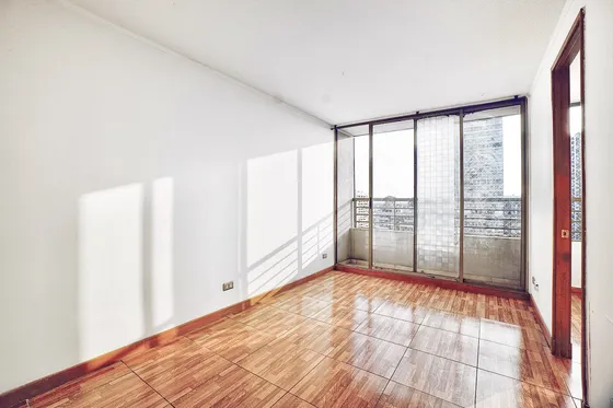 ¡departamento Con Cocina Separada Y Vista Poniente!