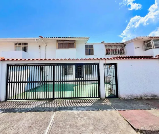 Js Casa En Venta Altos De Pirineos San Cristóbal