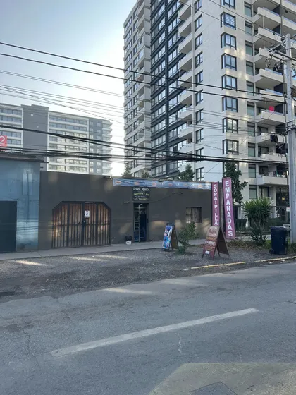 Casa Gran Terreno, Ubicación Privilegiada Para Uso Comercial