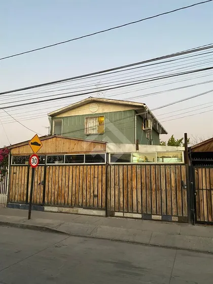 Casa En Venta De 4 Dormitorios En San Bernardo, Erz