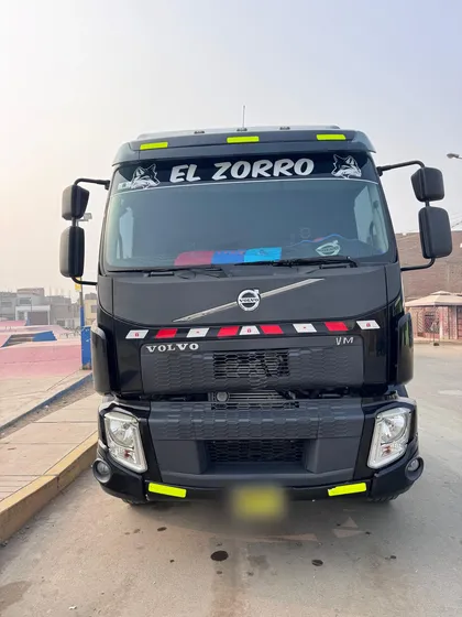 Volvo Vm 330 6x2r