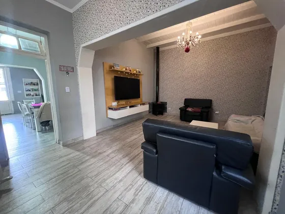  Tu Casa Ideal En Remedios De Escalada: Casa Con Pileta, Patio Y Quincho 