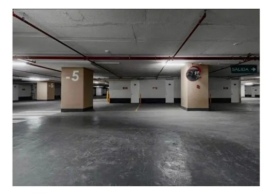 Venta Estacionamiento Y  Bodega Sector Metro Manquehue