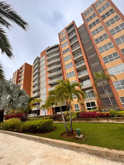 Apartamento En El Lujoso Edificio Punta Pacífico Ic-00520