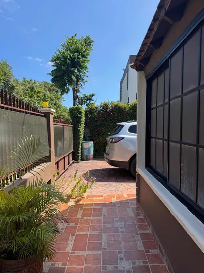 Vendo Casa De 3 Habitaciones En Av. Independencia