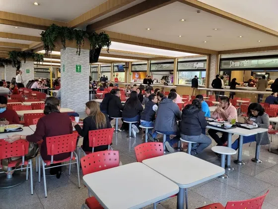 Rento Local 47 M2 En Área De Comida Rápida Centro Comercial