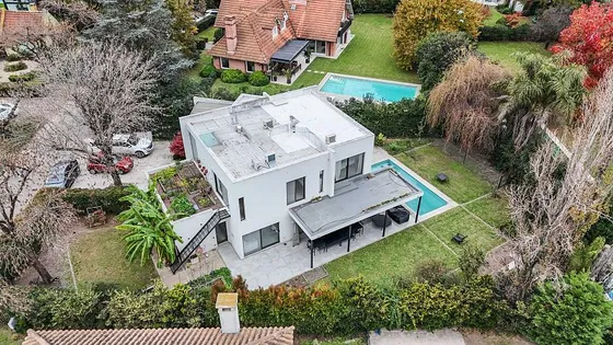 Excelente Casa En Venta En Club Newman  Moderna Y Canchera Impecable