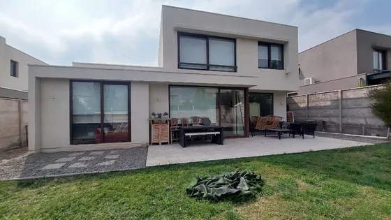 Impecable, En Excelente Condominio Nuevo.