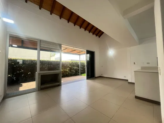  Casa En Arriendo Ubicada En El Retiro Sector La Maria (20693).