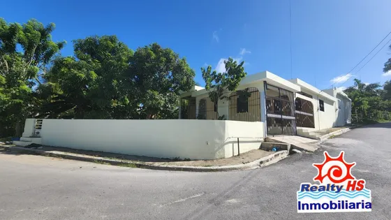 Se Vende Una Casa Y Un Aparta Estudio, De Ventas En Nagua 2×1 Por El Precio De Uno, En La Urbanizacion Peñabello Parte Alta De Nagua
