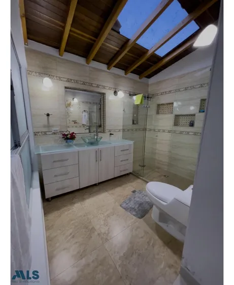 Moderna, Elegante Y Con Excelente Ubicación En La...(mls#254150)