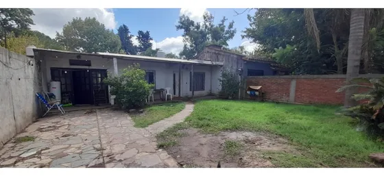 Casa Americana En Amplio Terreno A Metros Av. Martin Fierro En Venta