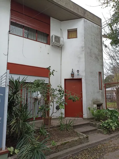 Casa  4amb Venta Hurlingham Barrio Cartero Permuta
