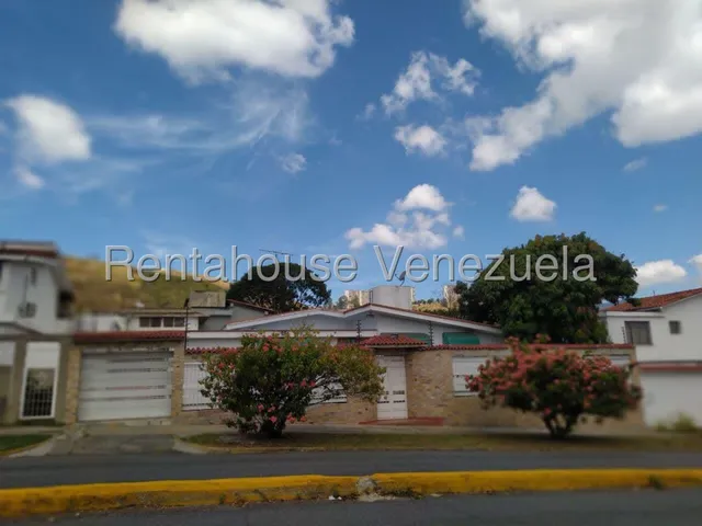Amplia Y Espaciosa Casa En Venta En Colinas De Vista Alegre Mls #25-12362 Vanessa Sayago