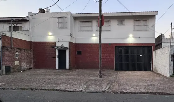 Excelente Galpón En Venta En Castelar Norte