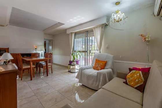Venta/permuta - 2 Casas Una Pb De 2 Dormitorios Y Otra Pa De 1 Dormitorio. Zona Sur, Rosario.