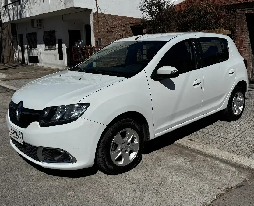 Renault Sandero 1.6 Privilege 105 hp