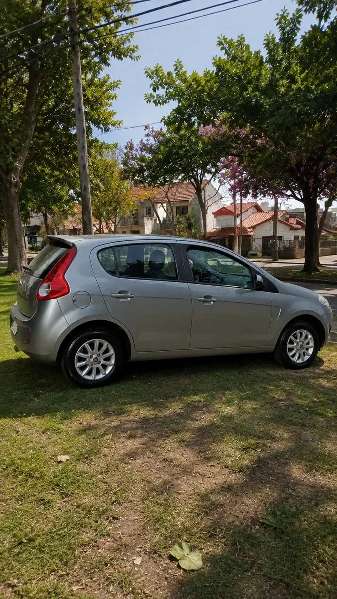 Fiat Palio 1.4 Attractive 85cv525969383941754882