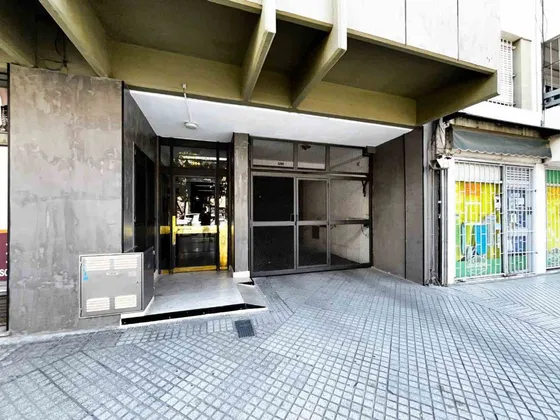 Cochera Con Porton Electrico En Venta - Maipu 1200