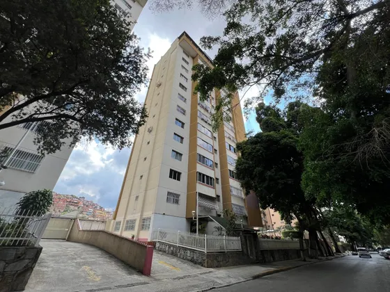 Apartamento Para Alquiler En La Urbina  #2295