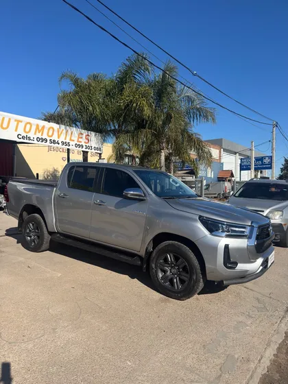 Toyota Hilux 2.8 Tdi Cd Srv 4x4 At
