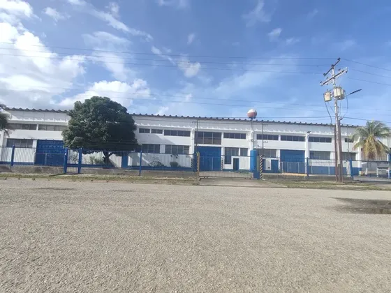 Galpon En Cagua: 4.330 M2 Techados, Planta Equipada Y Patio De Maniobras