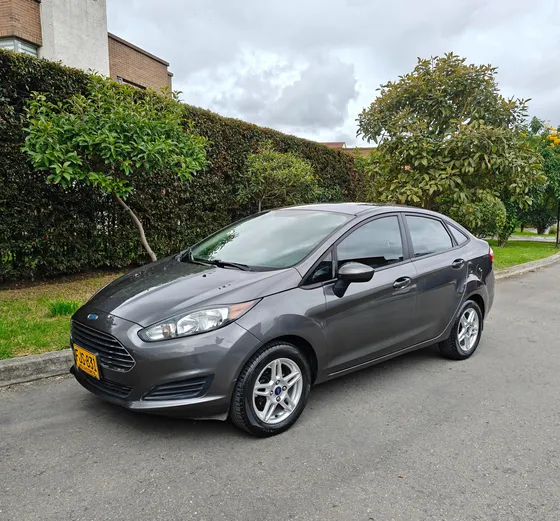 Ford Fiesta Sedan Se