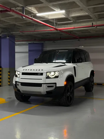 Land Rover Defender P-400