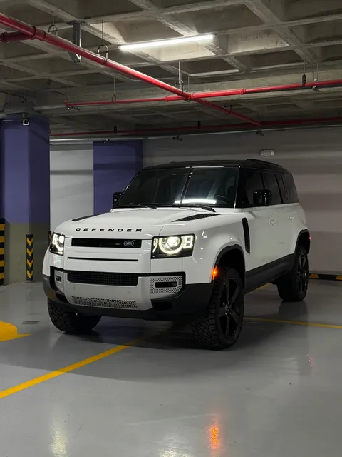 Land Rover Defender P-400