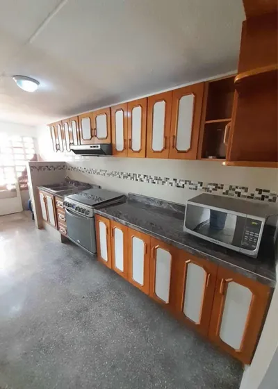 Apartamento En Venta Av. Ayacucho Res. Independencia Maracay