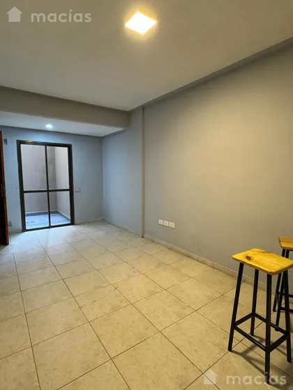 Departamento Barrio Sur, En Planta Baja, De 1 Dormitorio Y 2 Patios. Oportunidad!