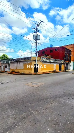 Se Vende Local De Esquina En Av. Miranda, Sector Centro 