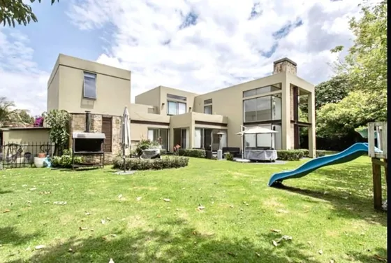 Espectacular Casa En San Simón | Acabados De Lujo